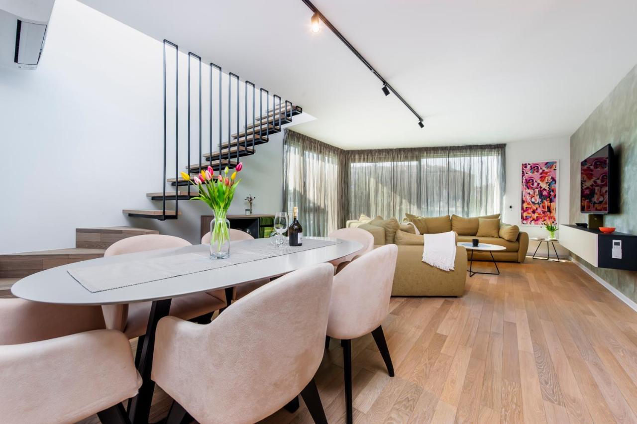 The Grand Apartment Rovigno Esterno foto