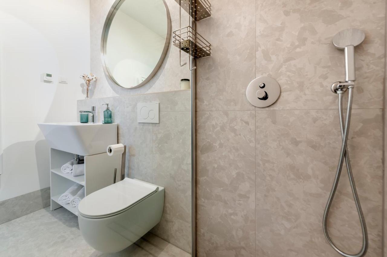 The Grand Apartment Rovigno Esterno foto